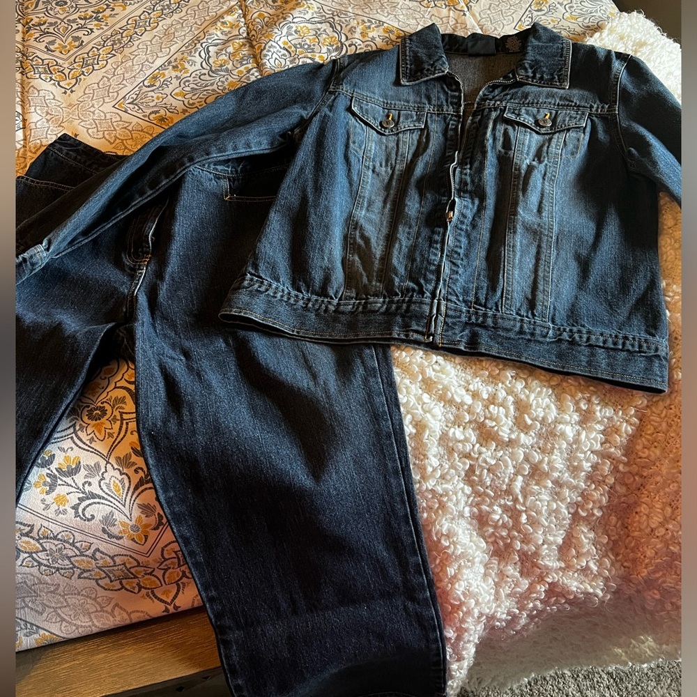 NY Jeans! Jacket with marching capris.